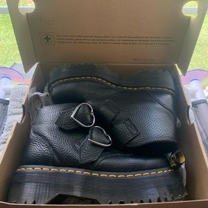 Dr.Martens Devon Heart Platform Boots